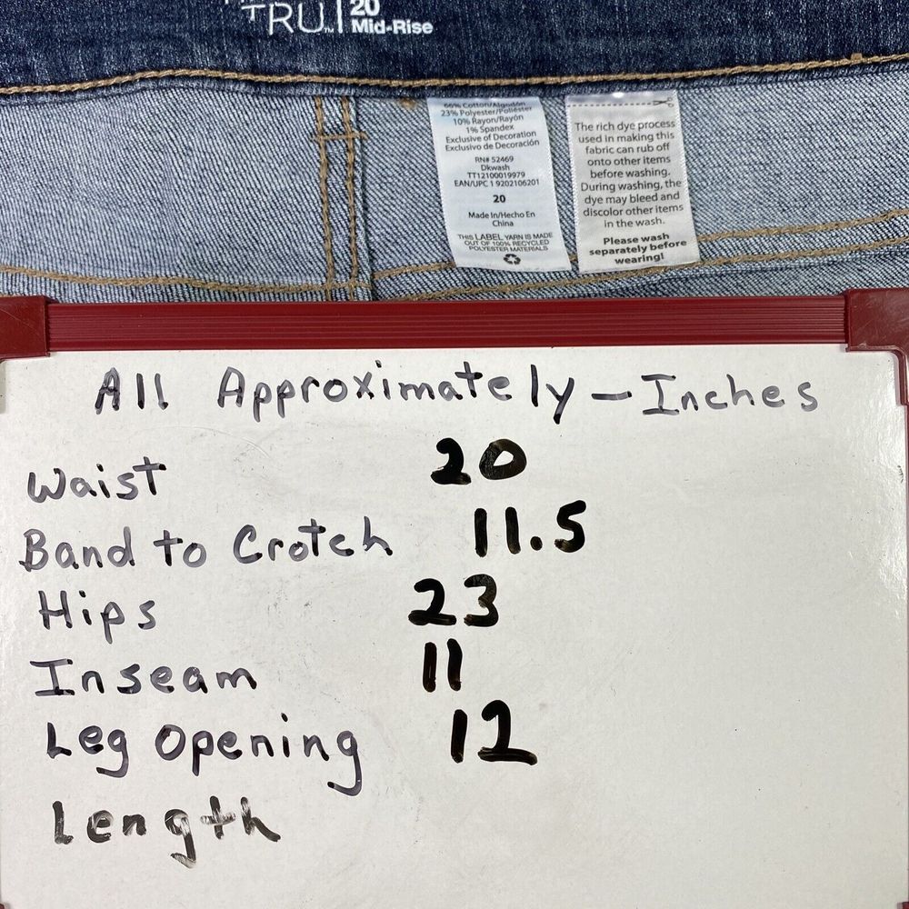 Time And Tru Shorts Bermuda Womens Size 20‎ Blue Denim Stretch Raw Hem mid rise - Picture 10 of 11
